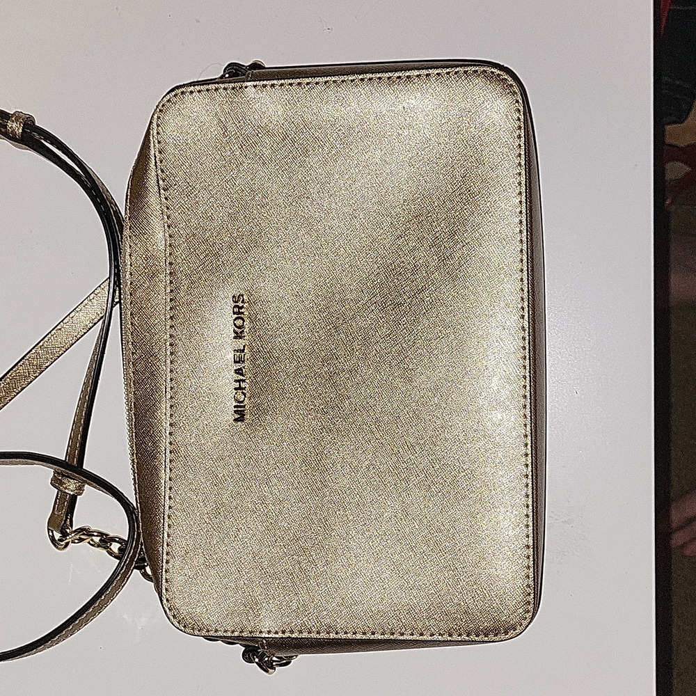 Michael Kors Jet set crossbody bag in Light Gold, gold hardware